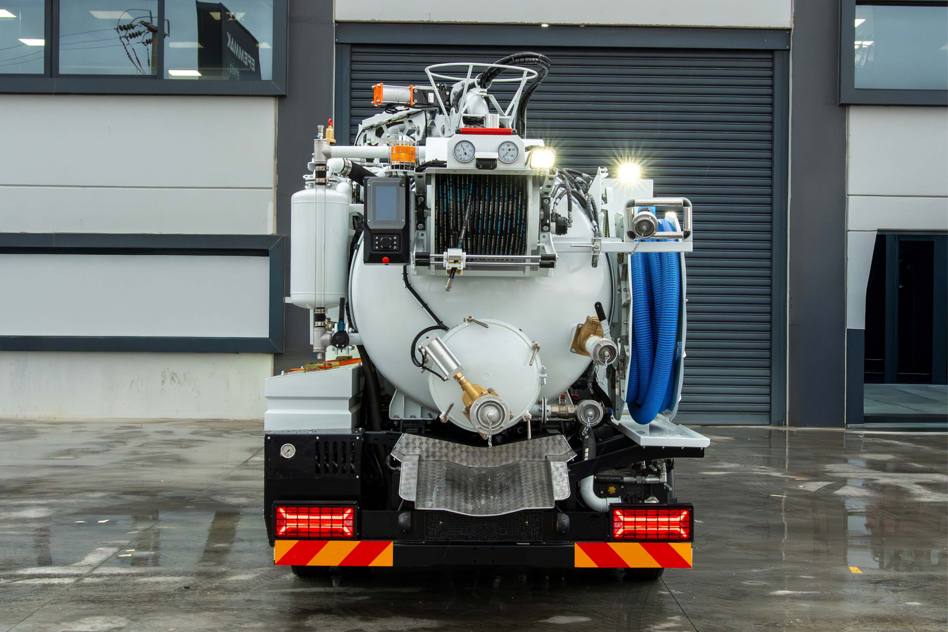 Combined Sewer Jetting and Cleaning
